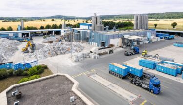 Der VEKA Recycling-Verbund hat eine jährliche Kapazität von 100 000 Tonnen und hat bisher eine gesamte Einsparung von 780 000 Tonnen CO2 erwirkt.